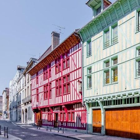 Brit Hotel Comtes De Champagne Centre Historique Troyes Buitenkant foto