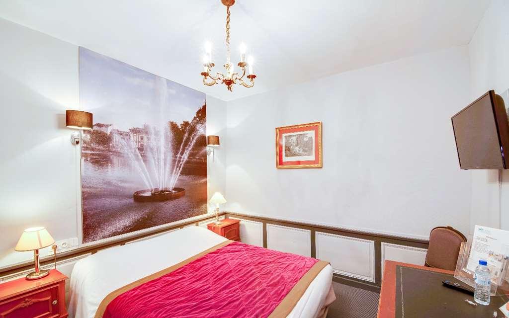 Brit Hotel Comtes De Champagne Centre Historique Troyes Kamer foto