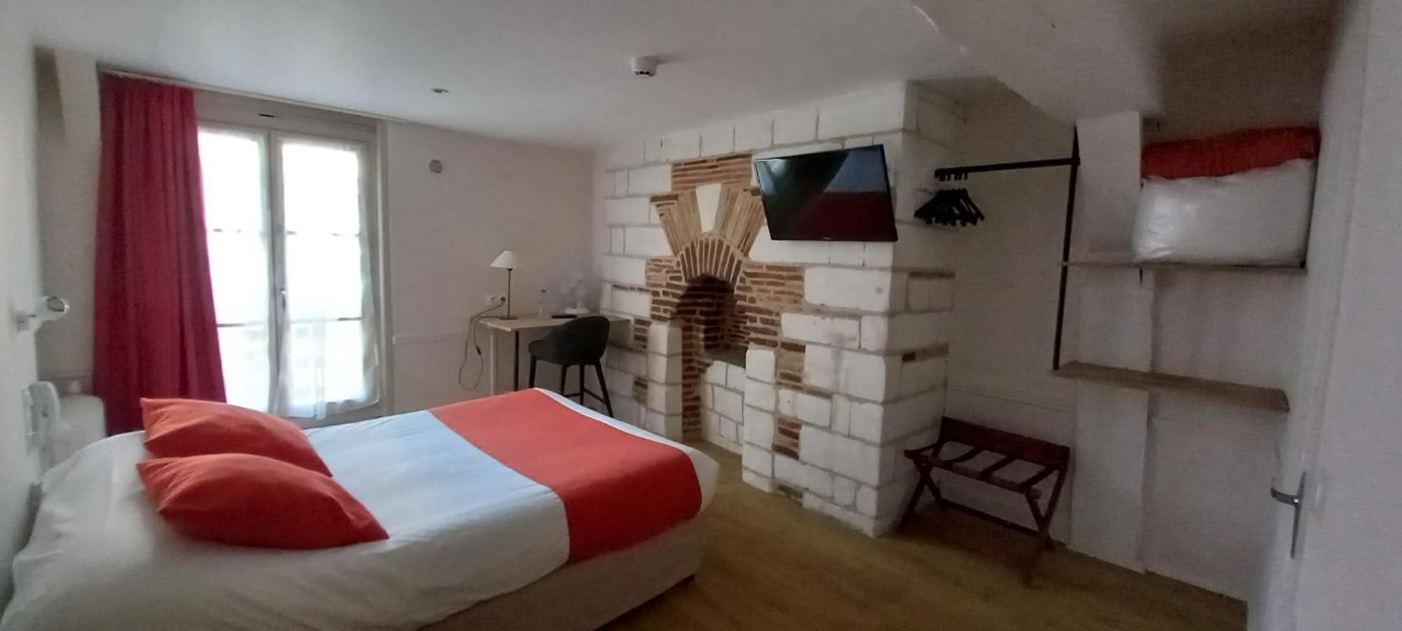 Brit Hotel Comtes De Champagne Centre Historique Troyes Buitenkant foto