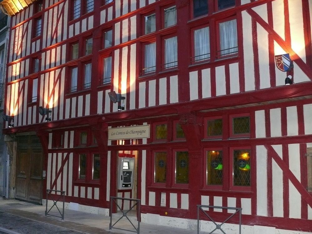 Brit Hotel Comtes De Champagne Centre Historique Troyes Buitenkant foto